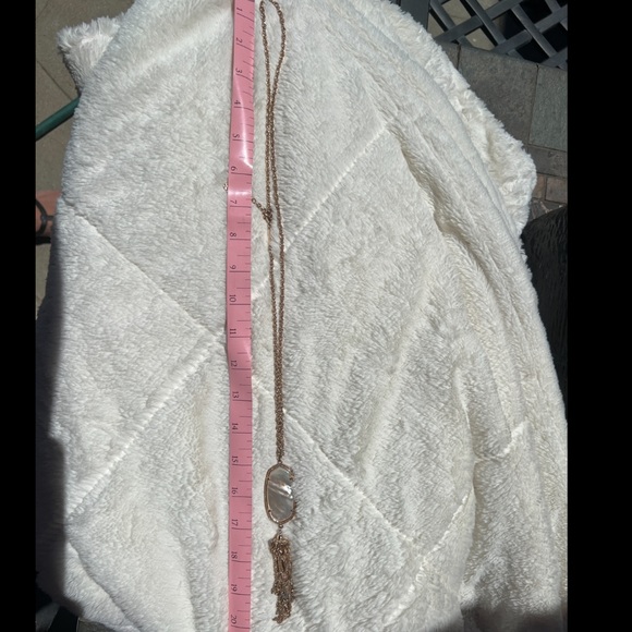 Kendra Scott Necklaceđź’• - Picture 9 of 9